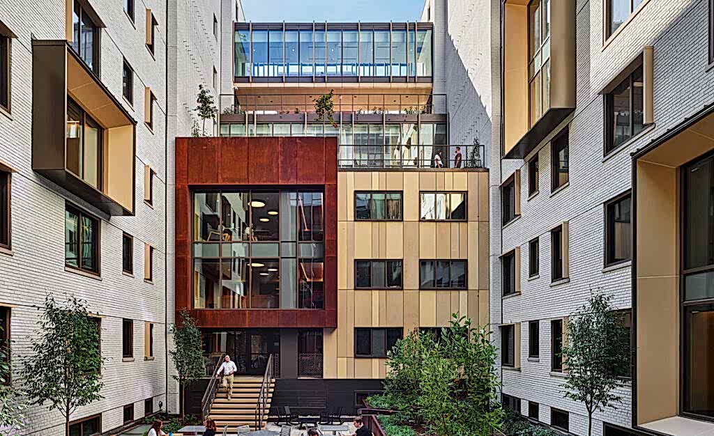 Thurston Hall_Exterior_Courtyard from North_VMDO_Alan Karchmer